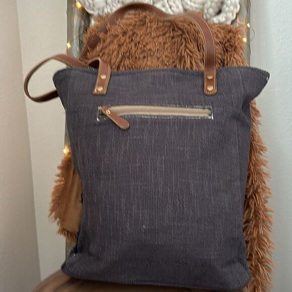 Myra Homestyle Warmth Embroidered Tote Bag - Picture 4 of 9